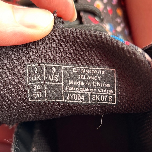 Children's size 3 Doc Marten floral zip boots - Picture 7 of 7